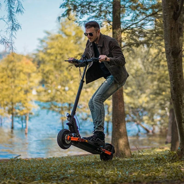 Electric Scooter: 800W Power, 31MPH Speed