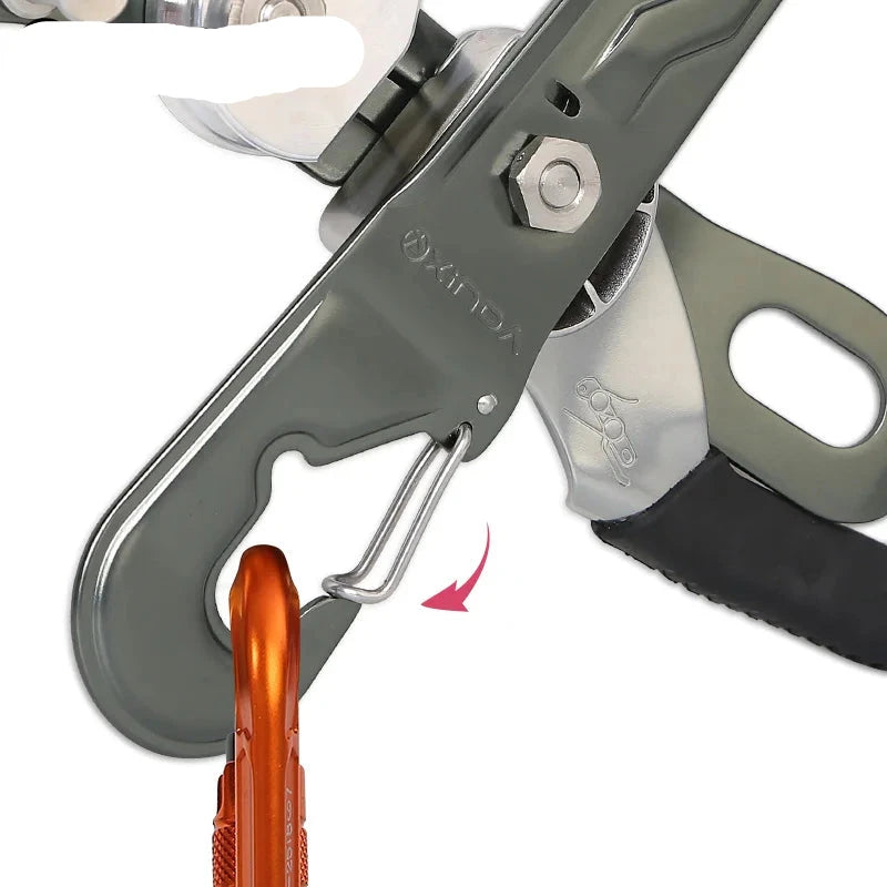 Professional Rappelling Device with Handle Control