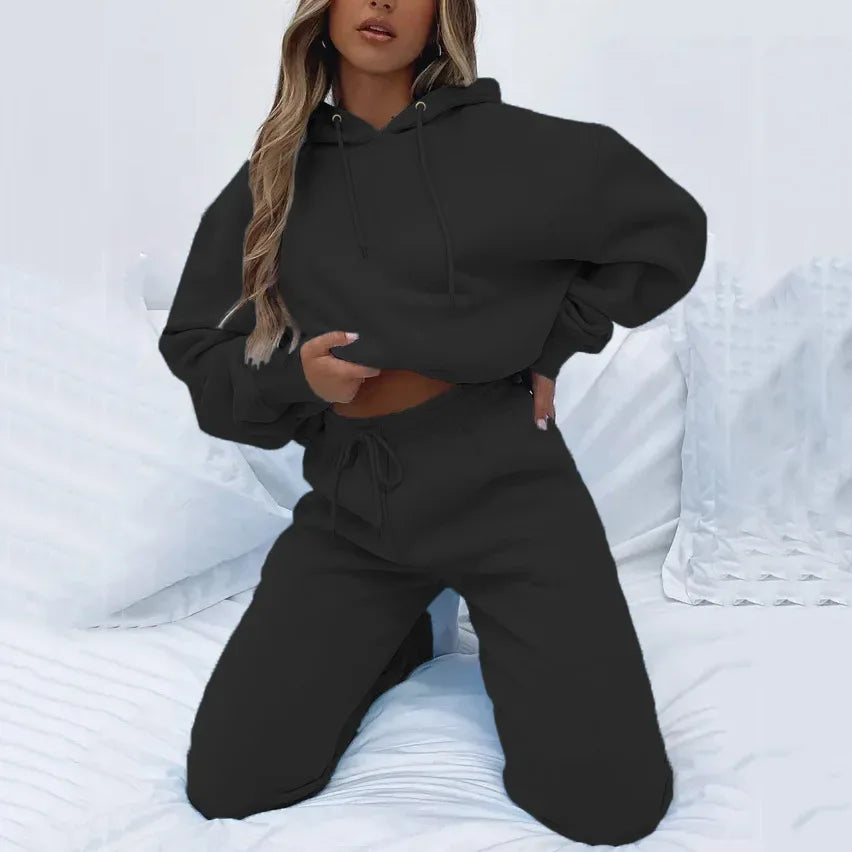 Cozy and Stylish: 2-Piece Tracksuit Set