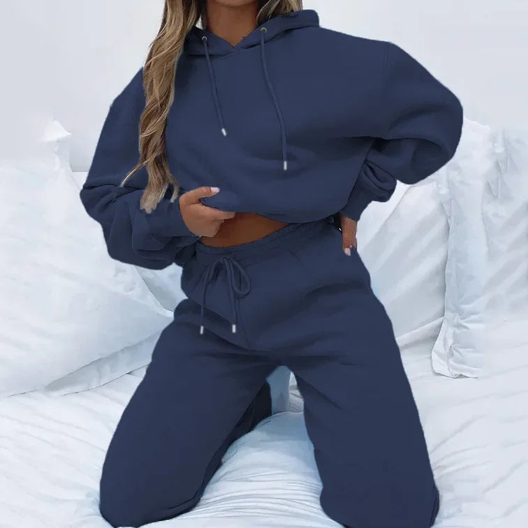 Cozy and Stylish: 2-Piece Tracksuit Set