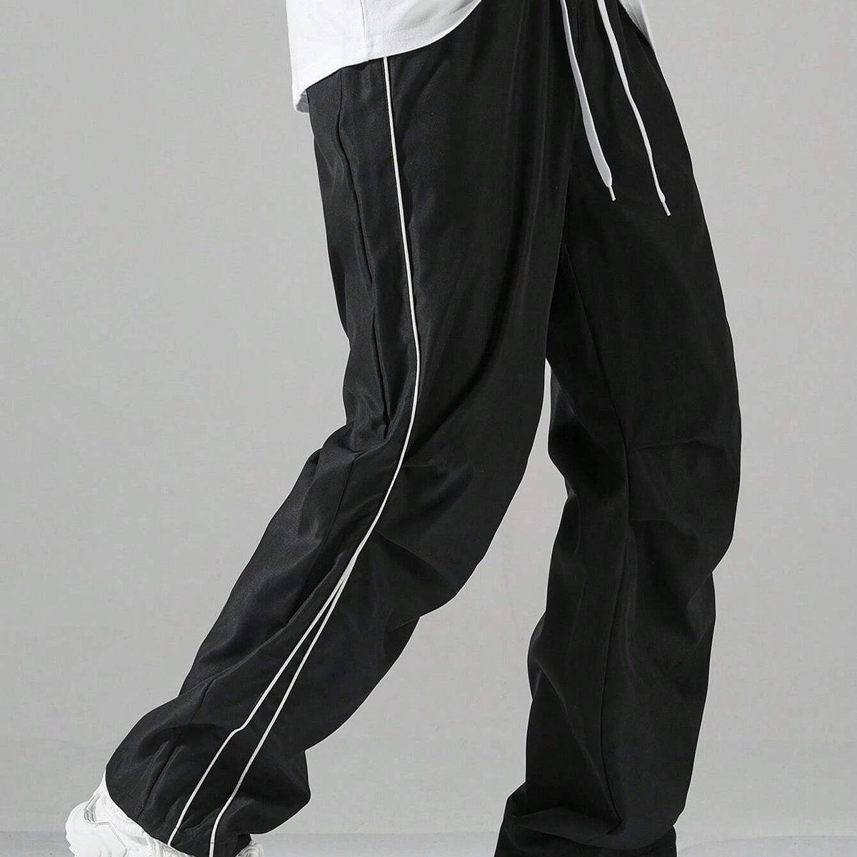 Comfortable and Stylish: Men's Drawstring Pants