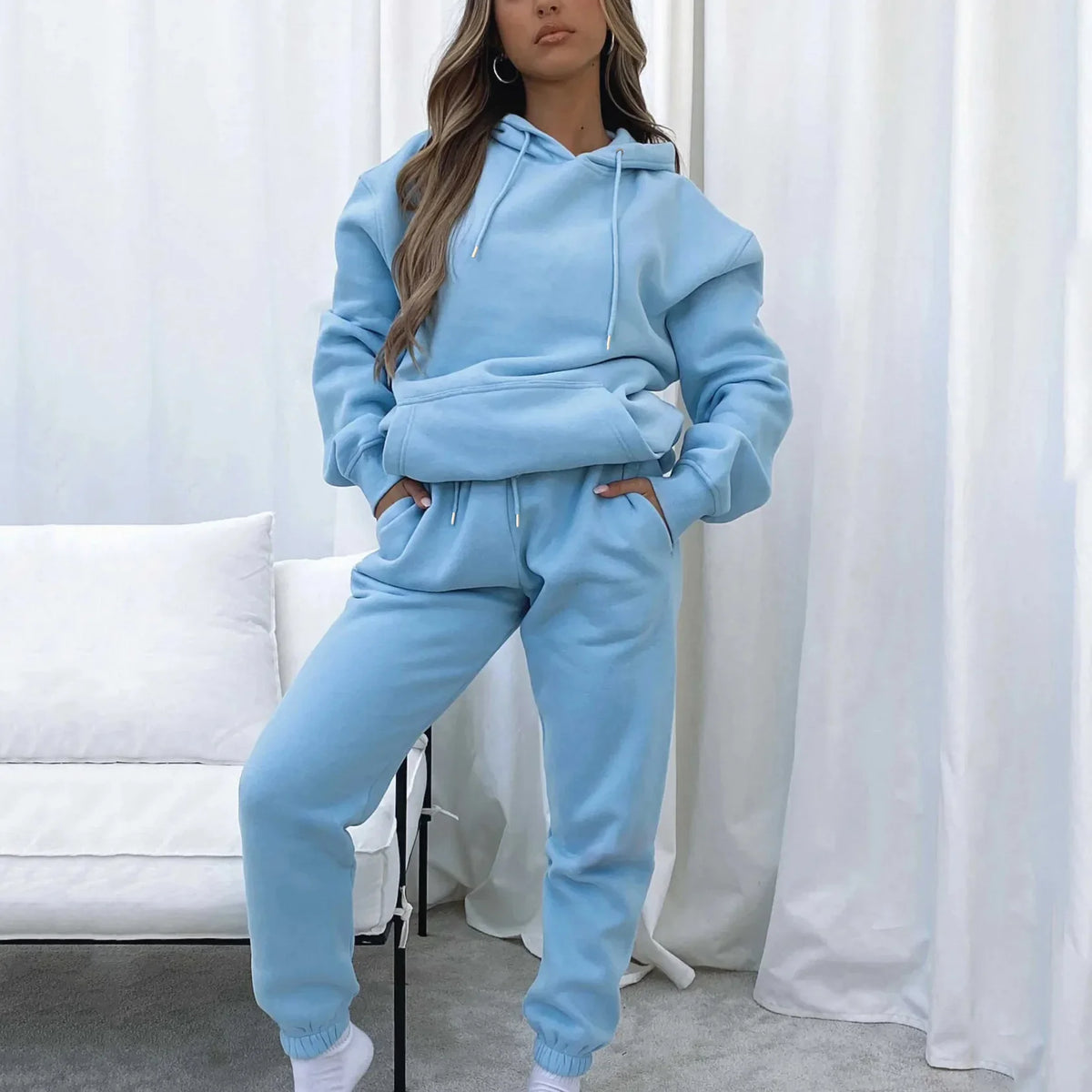 Cozy and Stylish: 2-Piece Tracksuit Set