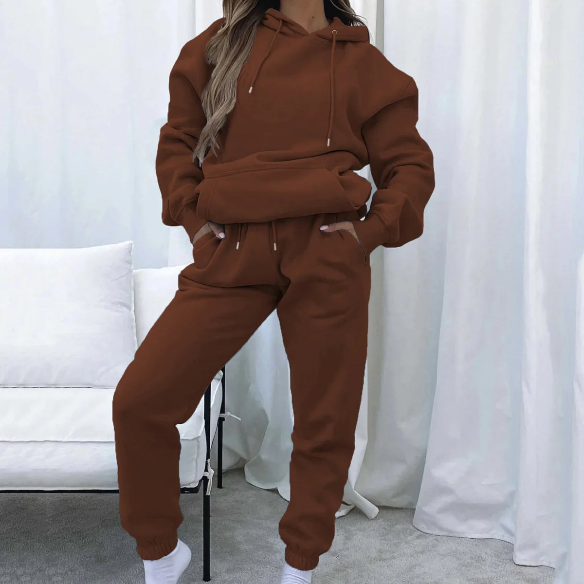 Cozy and Stylish: 2-Piece Tracksuit Set