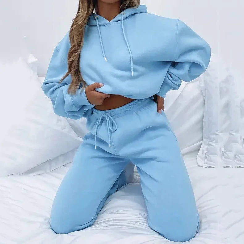 Cozy and Stylish: 2-Piece Tracksuit Set