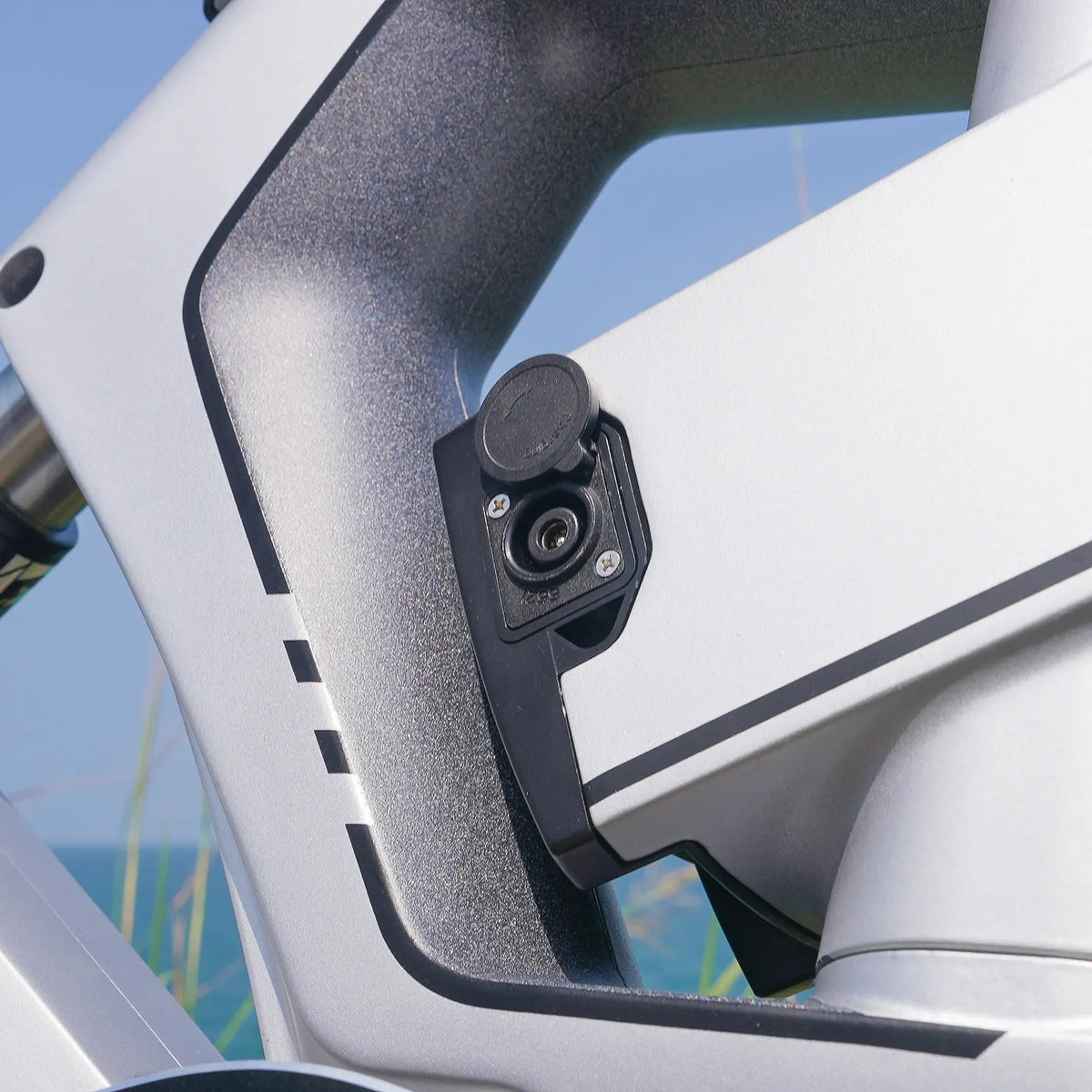 Cybervelo EK6 Max E-Bike 40Ah, 30+ MPH & 150 Mi Range