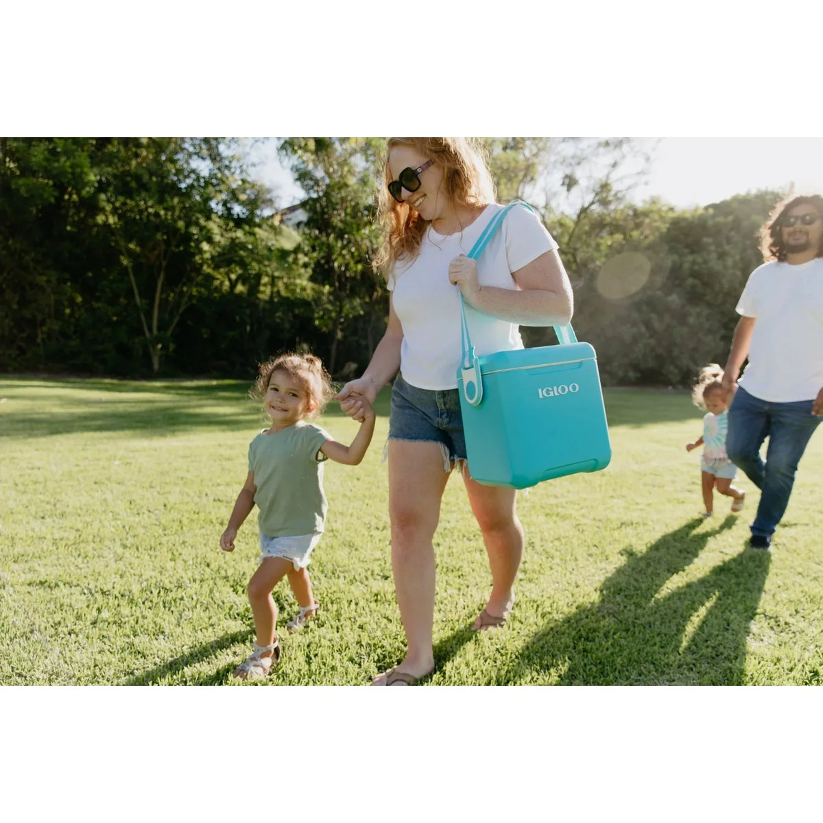 Igloo 11-Quart Tag Along Too Hard Side Cooler in Turquoise Blue