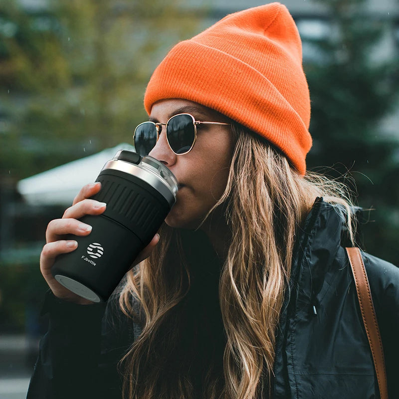 Portable Coffee Mug with Lifting Rope