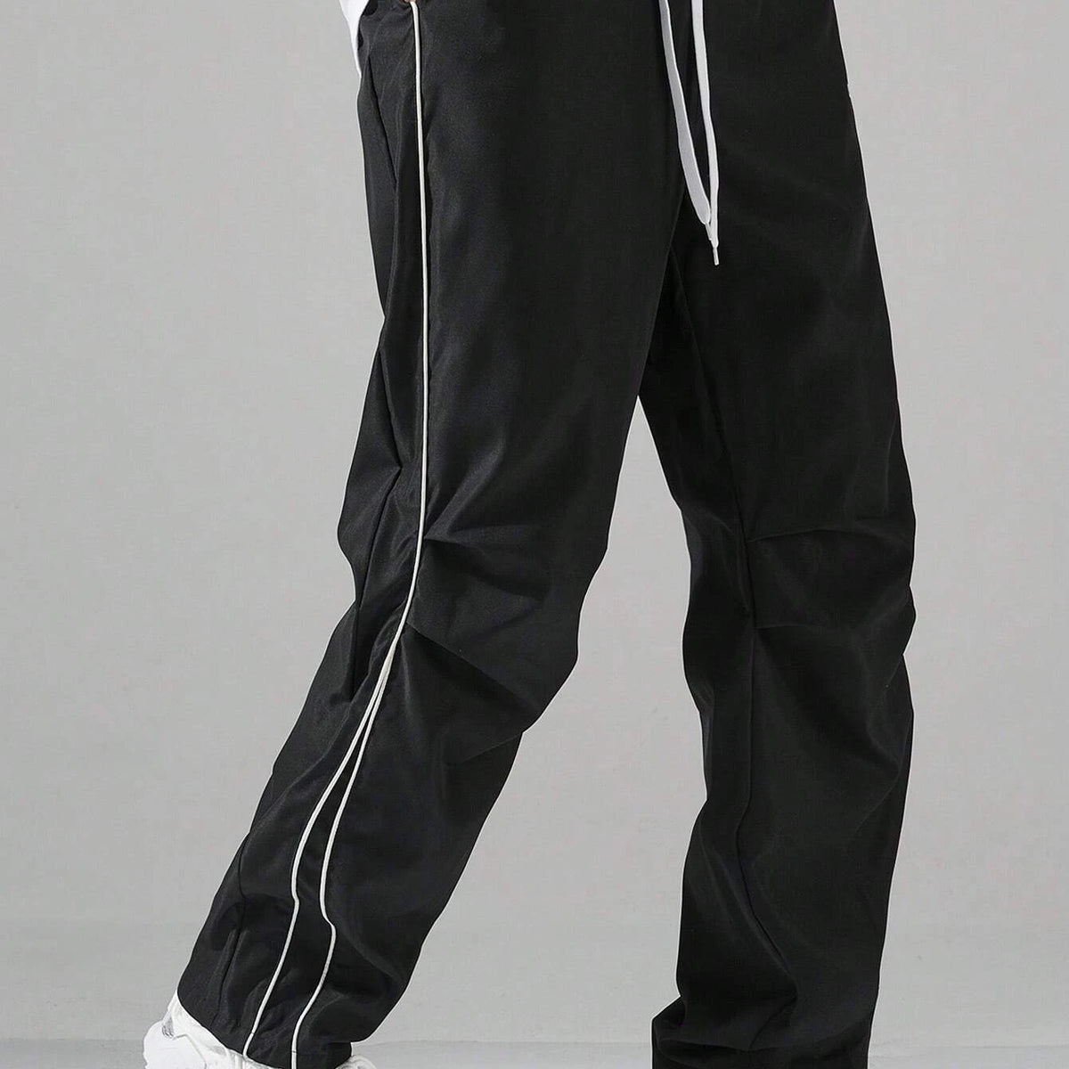 Comfortable and Stylish: Men's Drawstring Pants