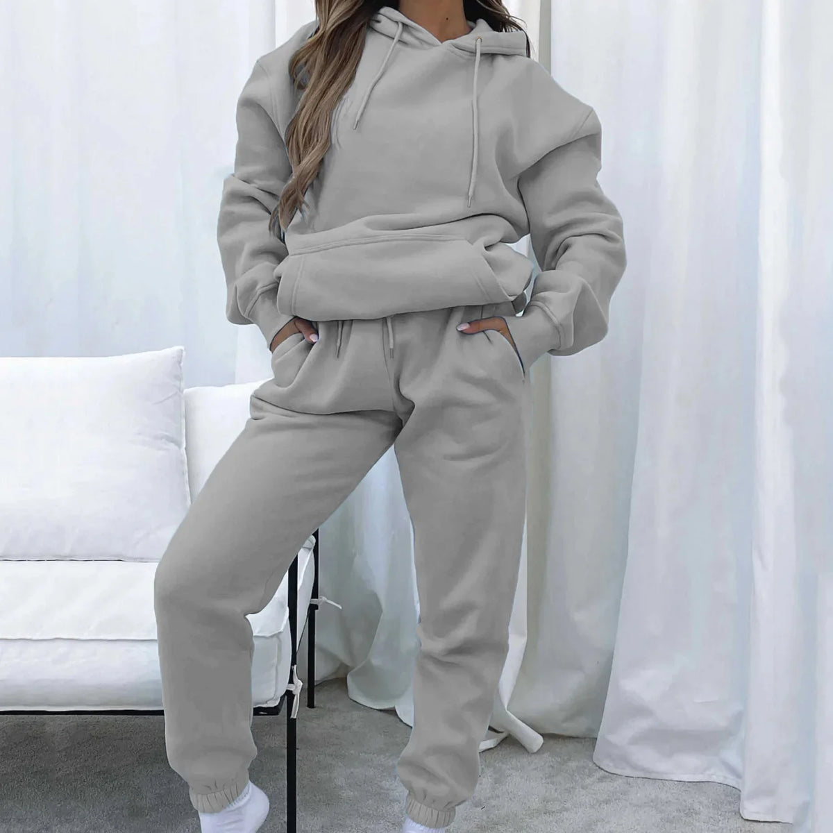 Cozy and Stylish: 2-Piece Tracksuit Set