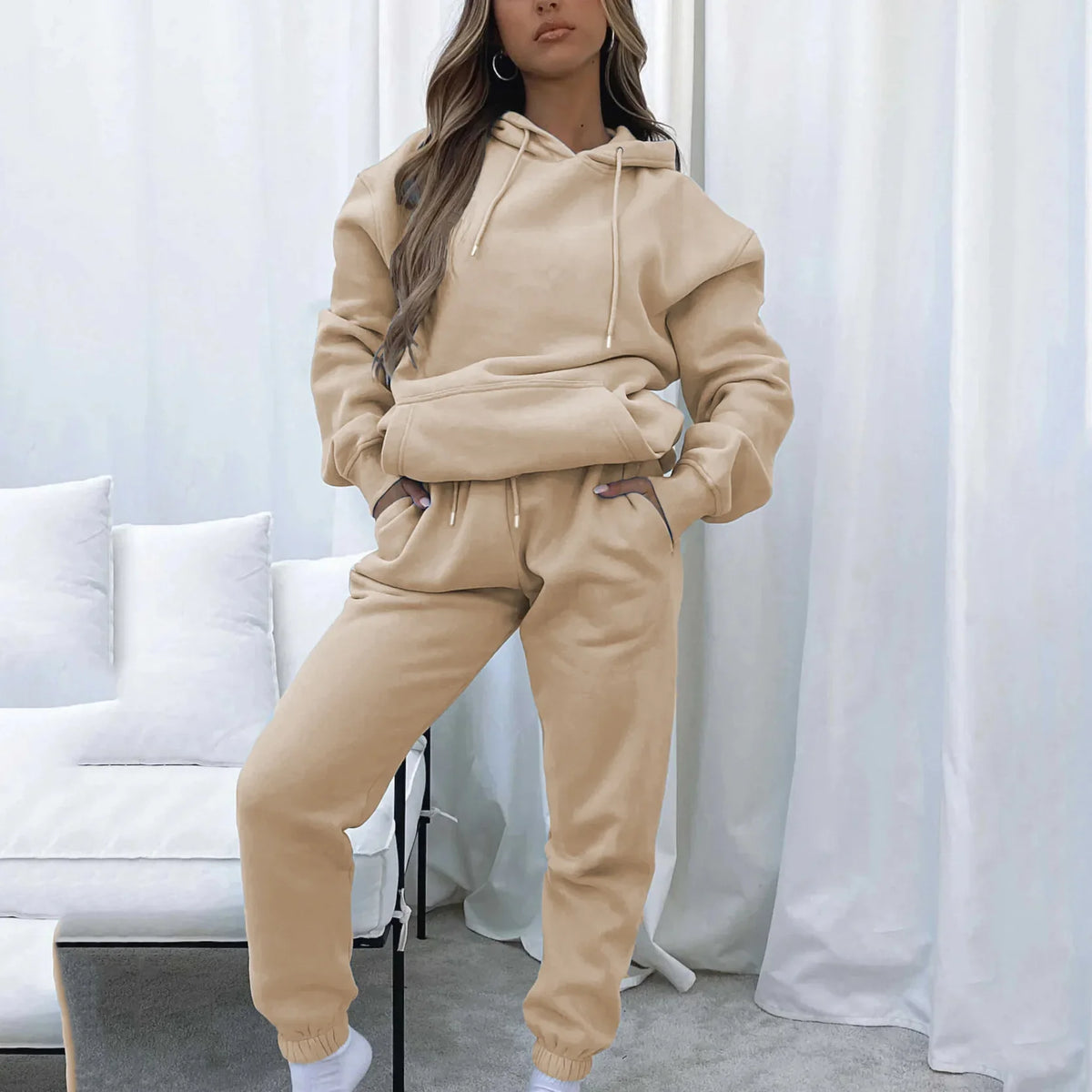 Cozy and Stylish: 2-Piece Tracksuit Set