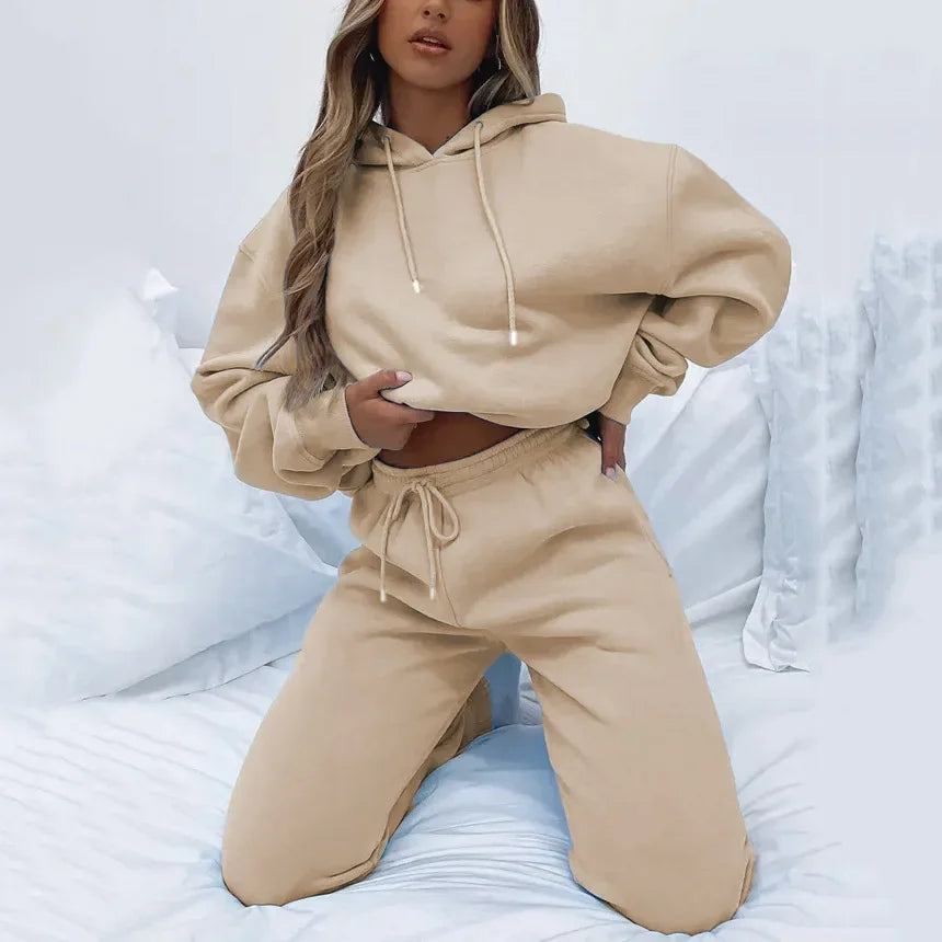 Cozy and Stylish: 2-Piece Tracksuit Set