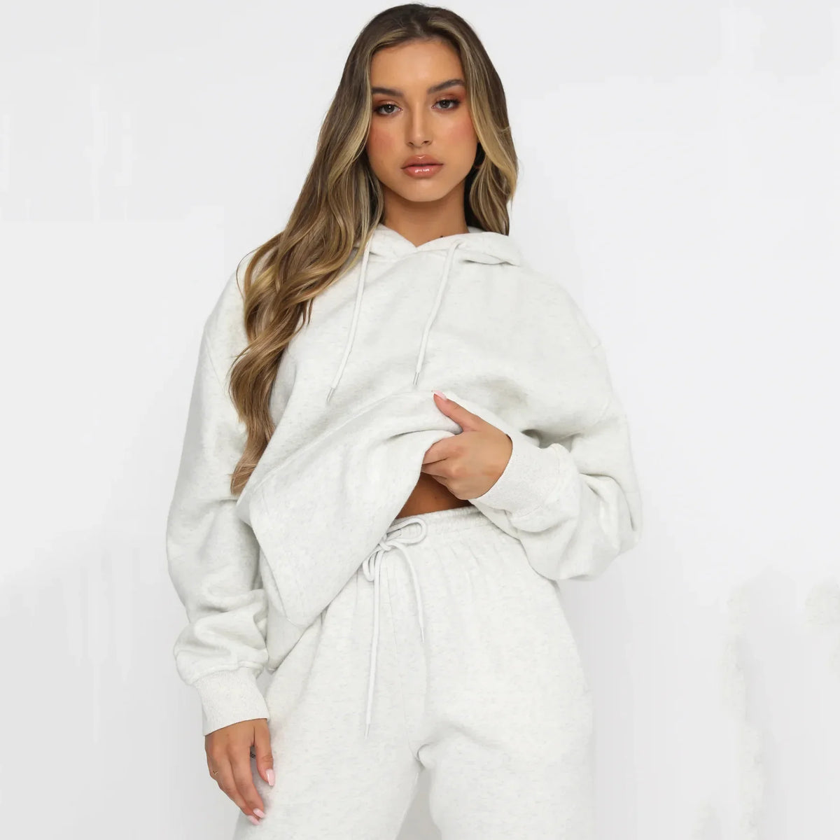 Cozy and Stylish: 2-Piece Tracksuit Set